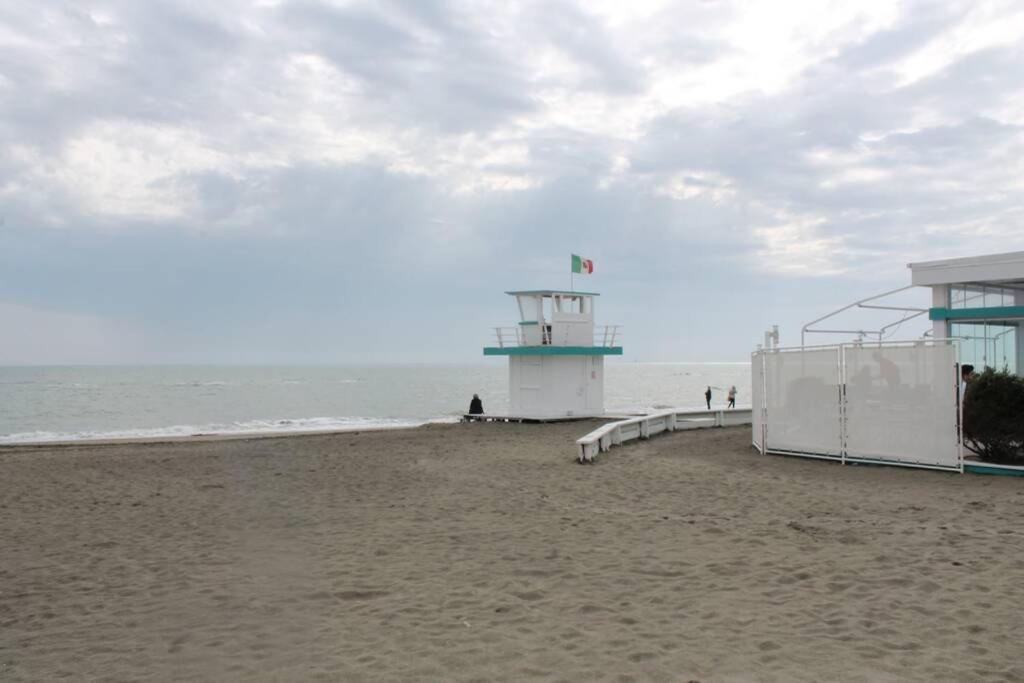 Appartamento locato con finalità turistiche Ostia Esterno foto
